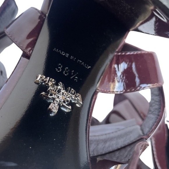 Prada burgundy patent leather open toe chunky heel sandals size 38.5 - Picture 7 of 7